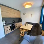 Aparts Handle Und Haus Bergblick דירה פונדס
