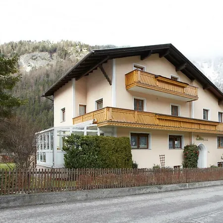 Aparts Handle Und Haus Bergblick * פונדס